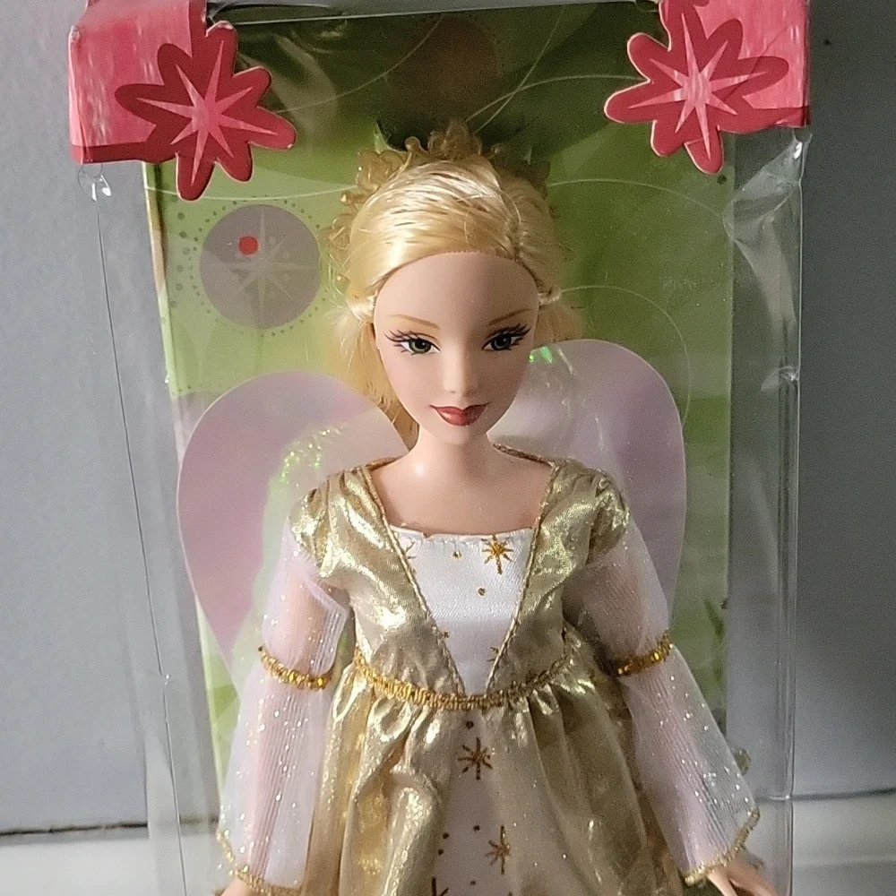Holiday Angel Barbie - Picture 2 of 7